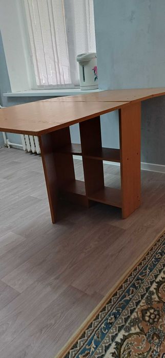 Продам стол   кухонный