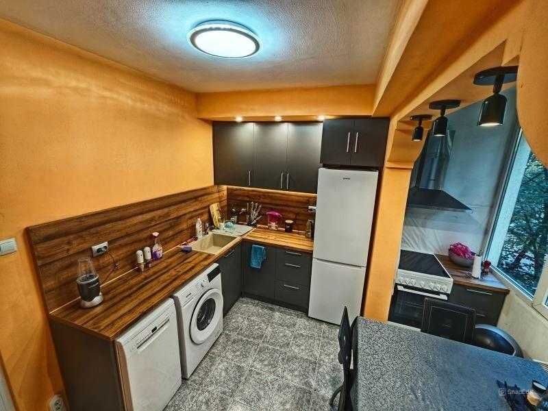 Продава се Двустаен апартамент в София, Света Троица - 69 кв.м за 1740 €/кв.м - Снимка #3