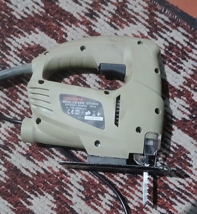 Продам электролобзик