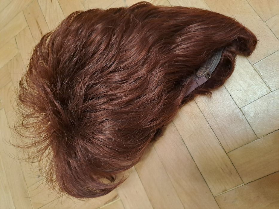 Peruca roscata par scurt