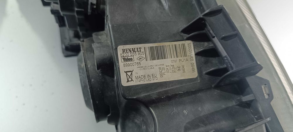Faruri cu lupa si xenon Renault Laguna 2 facelift 2006
