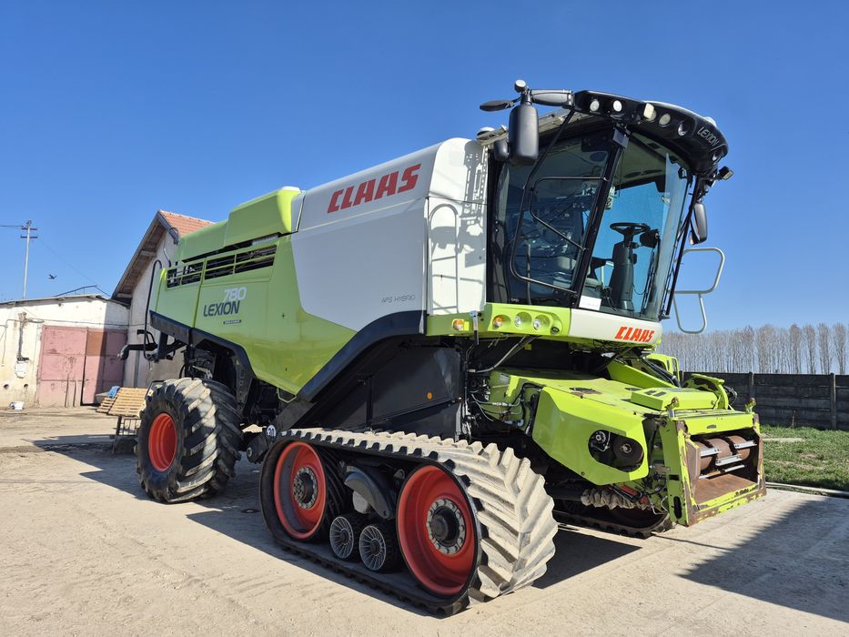 Combină agricolă Claas Lexion 780 TT și secerătoare Claas Vario 1230