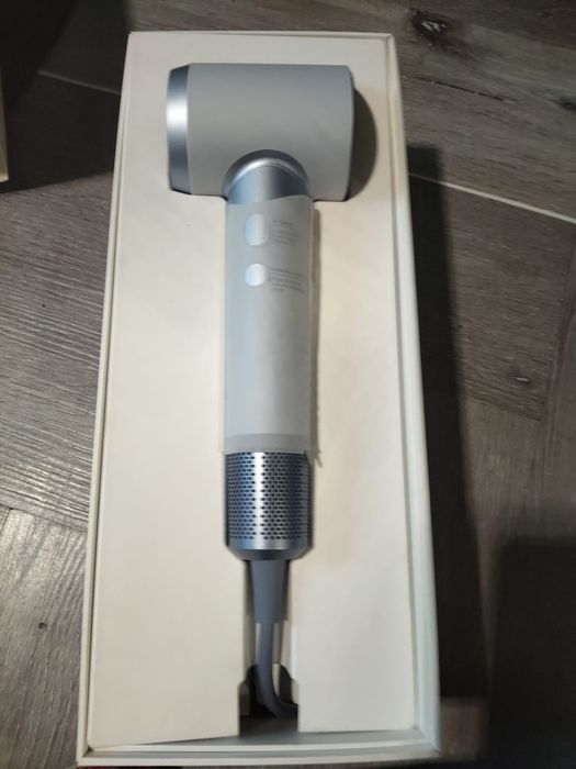 Uscator profesional de par Laifen swift 1500 w nou pret 450 de lei