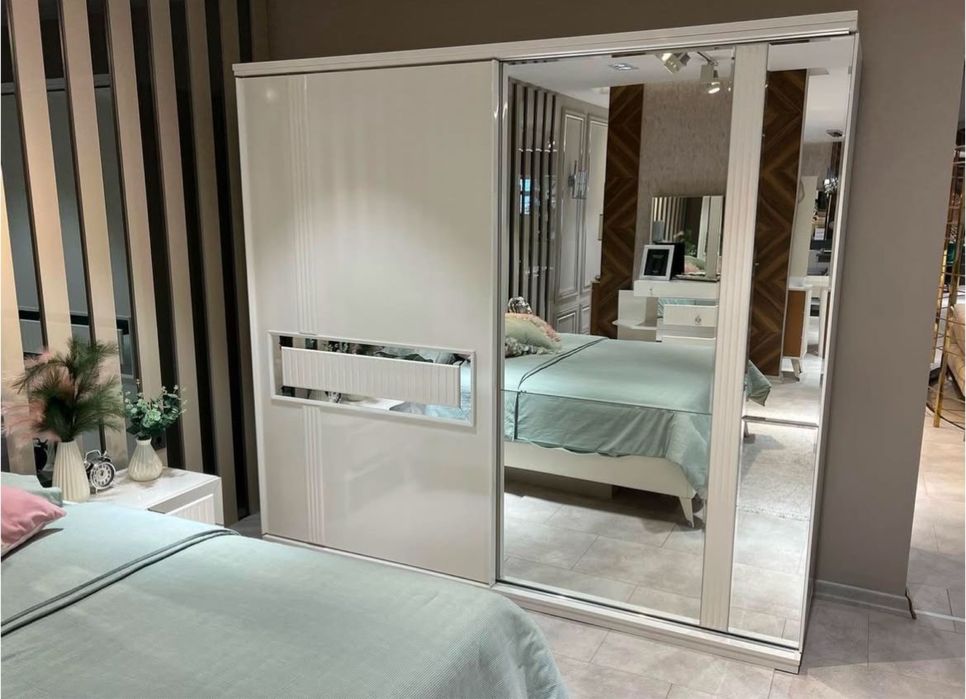 Продам спальный гарнитур