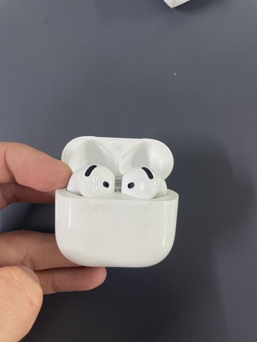 Продам Airpods 4