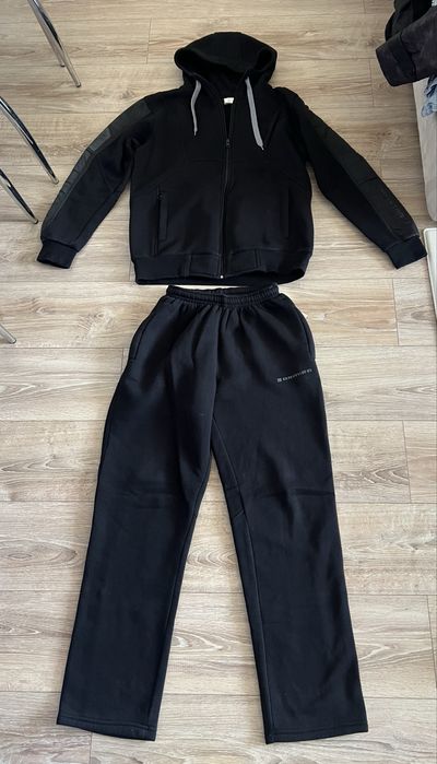 Мъжки спортен екип - М размер, черен