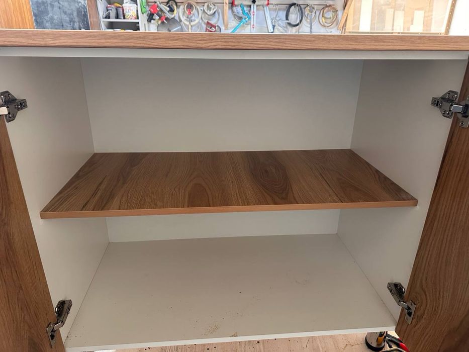 Кухонный рабочий стол