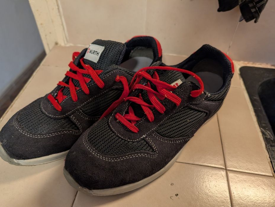 Продавам маратонки