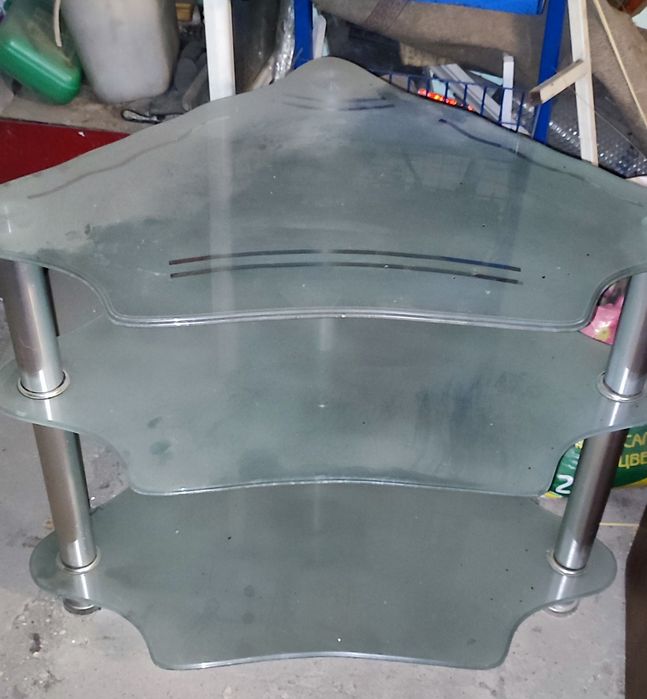 Срочно продам стеклянный столик