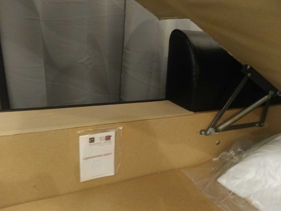 Разтегателен ъглов диван, като нов!