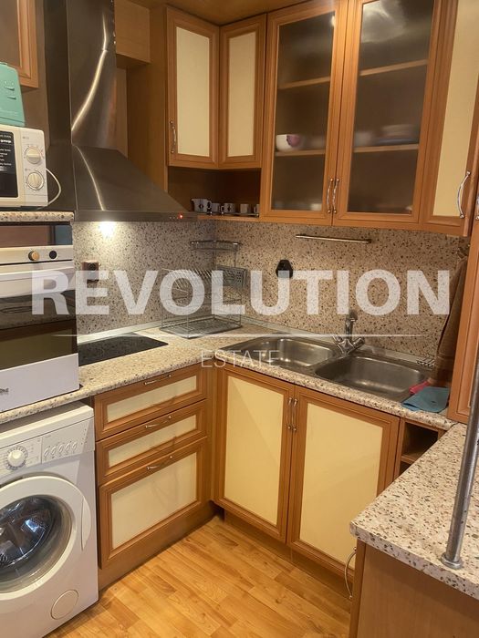 Дава се под наем Двустаен апартамент в Варна, Център - 56 кв.м за 475 € - Снимка #2