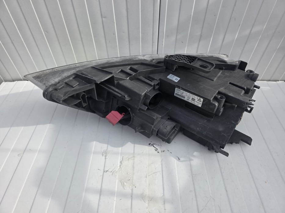 Far dreapta bi-xenon LED Audi Q3 8U original cod 8U0941006