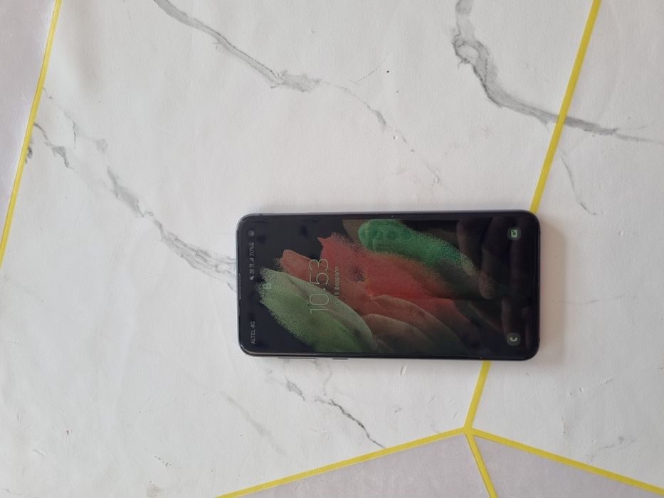 Самсунг         с10