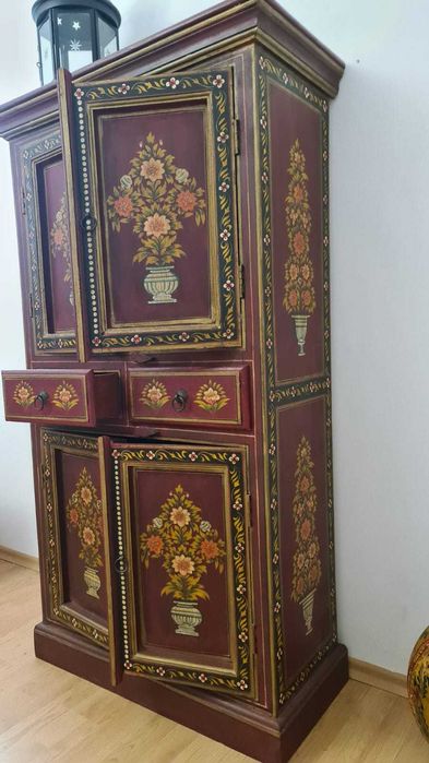Продавам уникални ръчно рисувани мебели и декорация