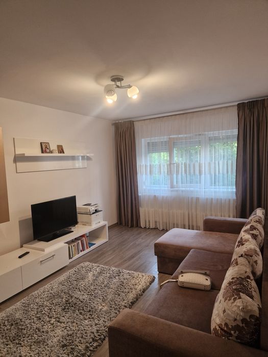 Închiriez apartament lânga liceul Pedagogic