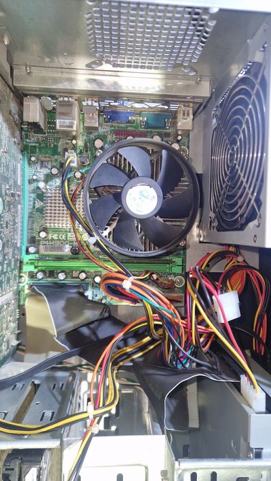 Клавиатура и системный блок.