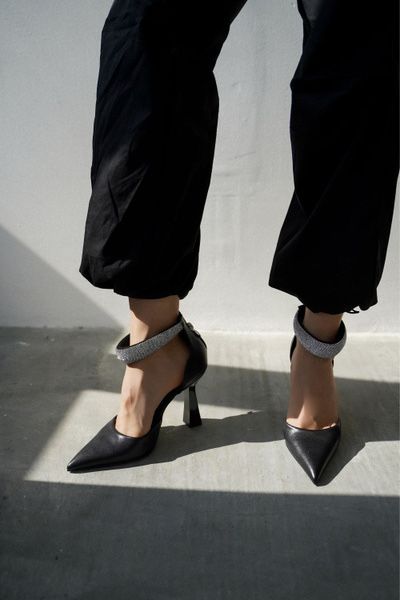 Черные каблуки от VERSACE