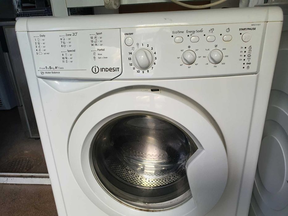 Masina de spalat rufe INDESIT IWSC 51051