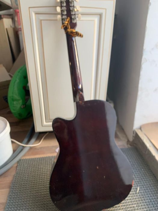 Гитары б/у продается