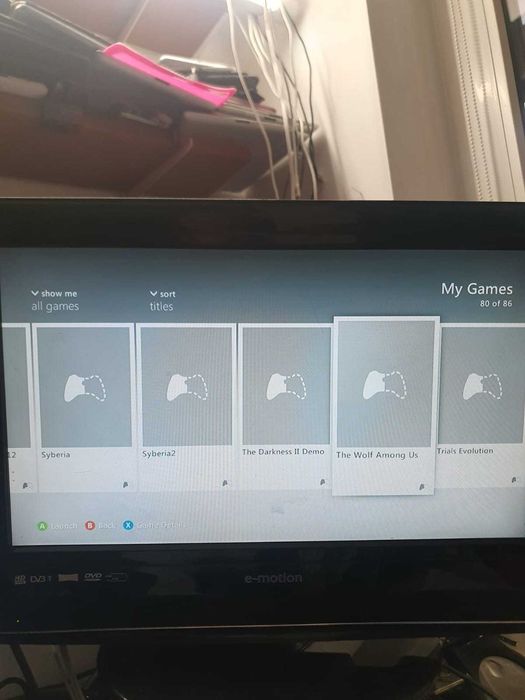 Consola Xbox 360 fat cu 100 jocuri demo instalate