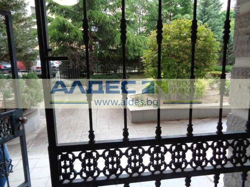 Дава се под наем Двустаен апартамент в София, Гоце Делчев - 75 кв.м за 715 € - Снимка #13