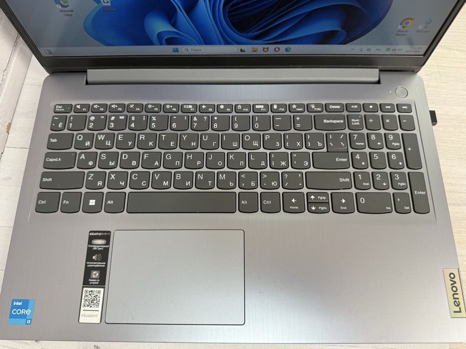 Ноутбук i3-12 Lenovo