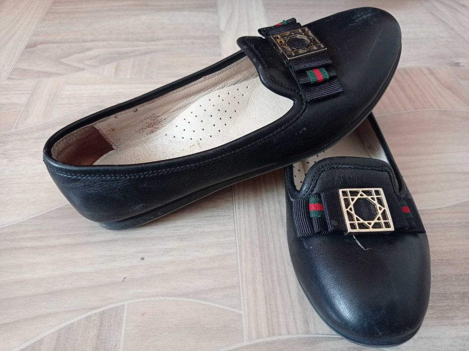 Школьные туфли продам, размер 32.