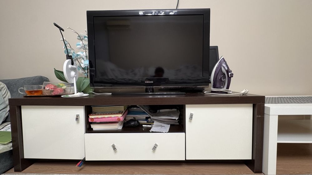 Телевизор самсунг, шкаф тумба