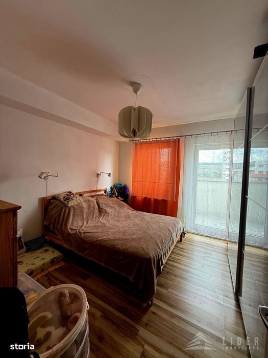 Apartament cu 3 camere de vanzare in , zona VIVO – terasa, si parcar
