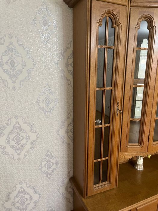Современная стенка для гостинной комнаты