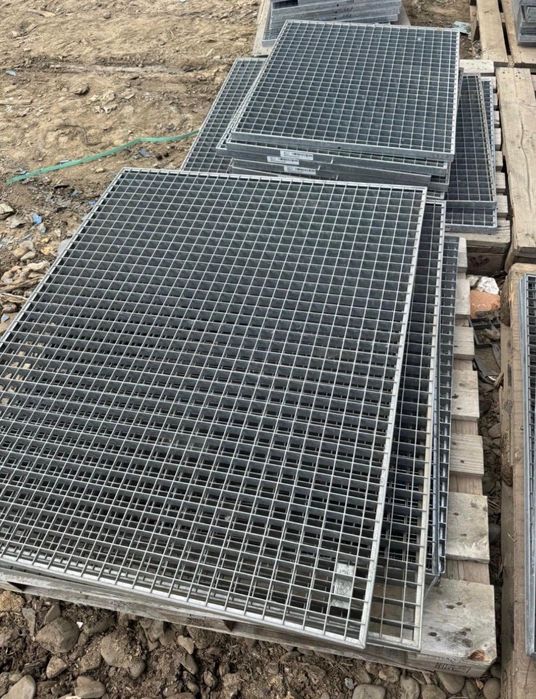 Gratare zincate galvanizate