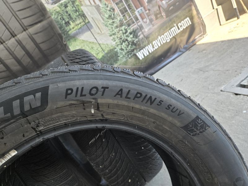 235/60/18 MICHELIN 4бр