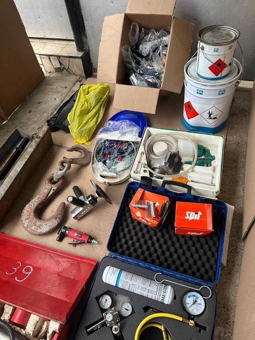 Filiera pompa hidraulica cuie  vopsea labe scafandru ochelari kit AC
