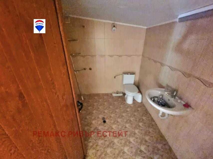 Дава се под наем Промишлена сграда в Русе, Средна кула - 656 кв.м за 1020 € - Снимка #8