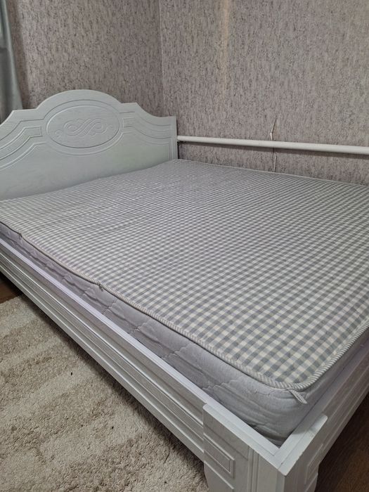 Кровать двухспальная