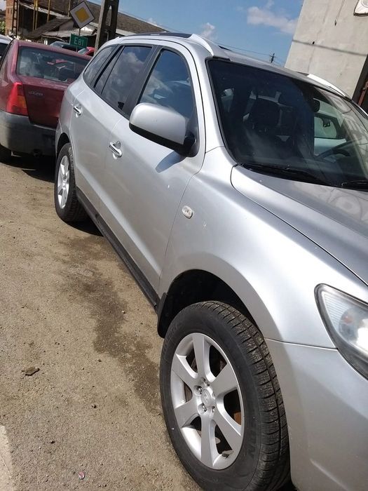 Dezmembram Hyundai Santa FE din 2006 2.2 CRDI 4x4