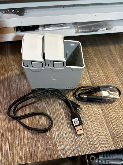 dron dji mini 4 pro fly combo