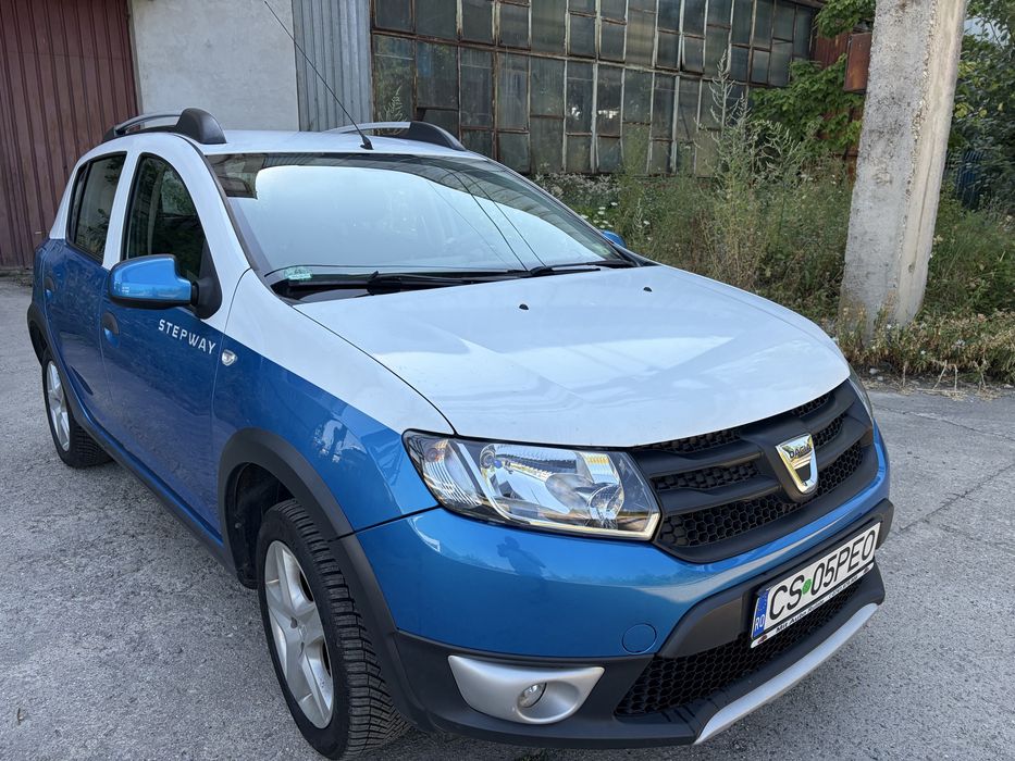 Dacia Sandero Stepway 0.9 TCe Turbo – personalizată alb/albastru – stare foarte bună