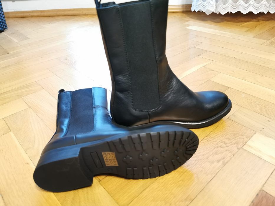 Vând cizme dama cu elastic de piele naturala