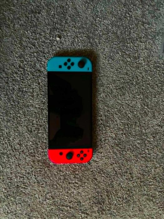 De vânzare Consolă Nintendo Switch OLED cu pachet uriaș de accesorii și jocuri!