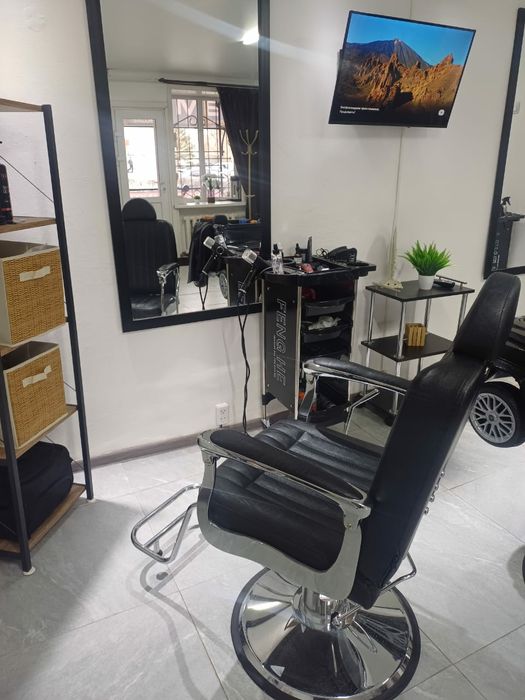 Сдам парикмахерское кресло