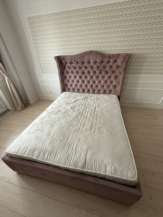 Кровать двухспалная 2м*1.6м