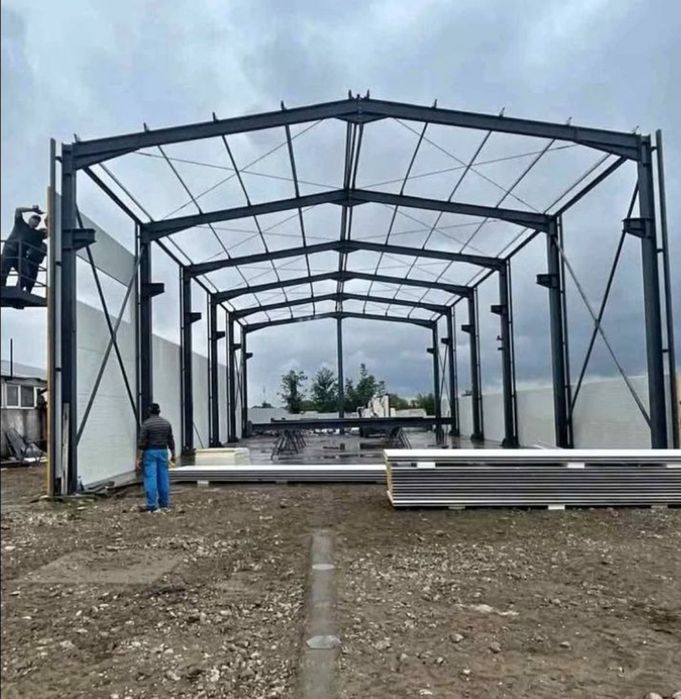 Vand hale și structuri metalice accept variante cu duba