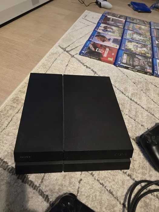 Consola PS4, 1 TB Socare, 3 manere+ 5 Jocuri la alegere, IMPECABIL!
