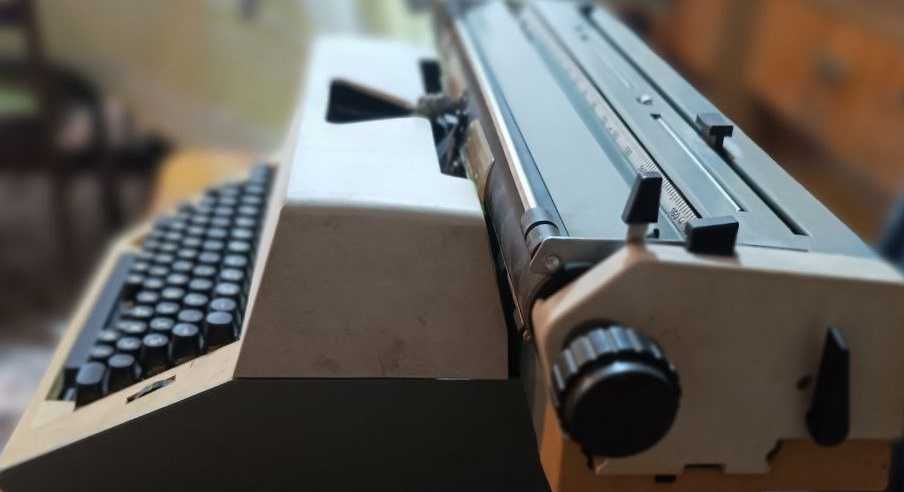 Продам печатную машинку (немецкая)