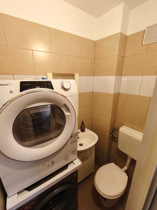 Apartament 3 camere, 2 băi, etaj 2 – Micro 16, cu parcare rezervată