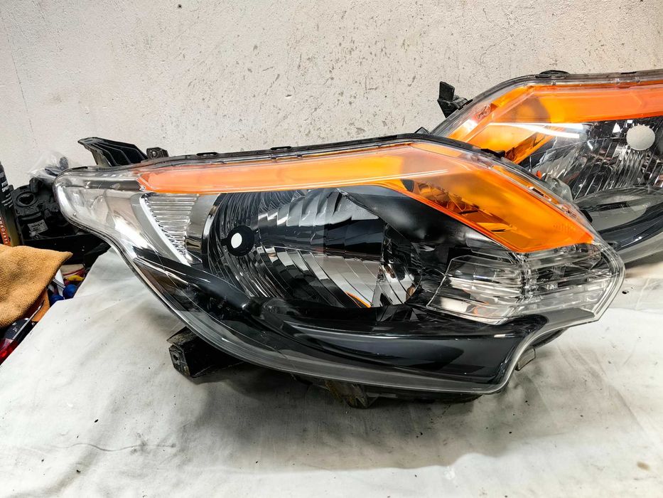 Оригинални фарове Mitsubishi L200