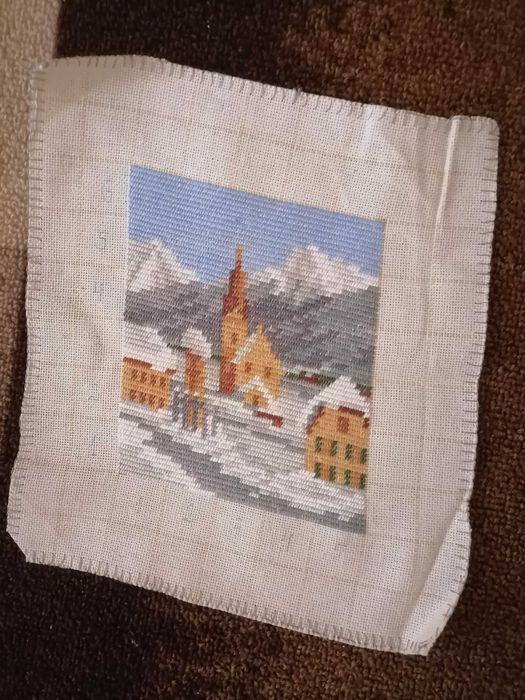 Бродирани нови гоблени