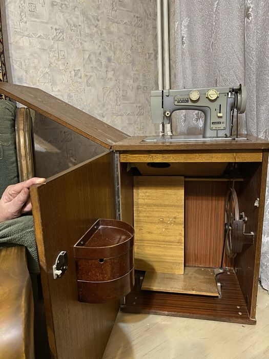 Швейная машинка ЧАЙКА III