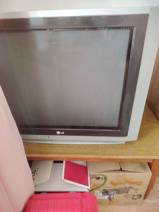 Продам телевизор